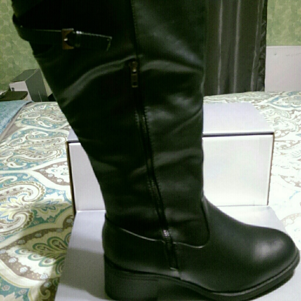 Avenue Benson Criss Cross Back Tall Boot Size 10W